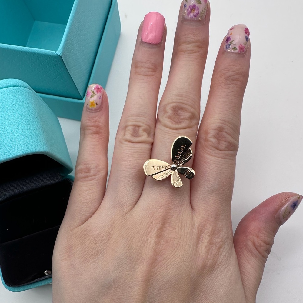 Tiffany & Co. New love bug butterfly size 5 18kt rose gold & 925 sterling silver